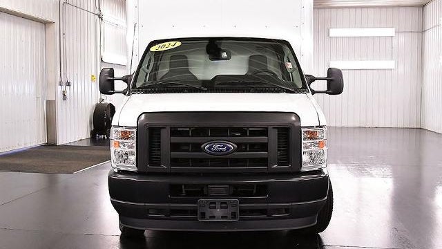 2024 Ford E-Series E-450 SD