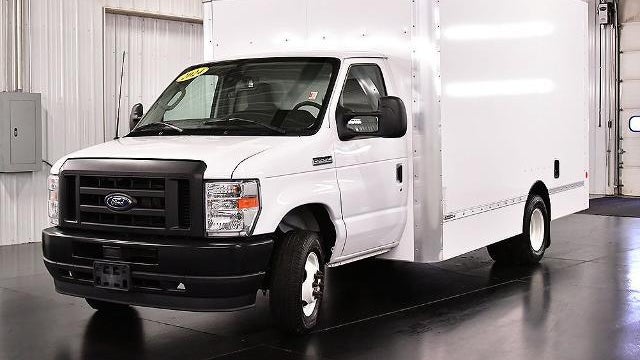 2024 Ford E-Series E-450 SD