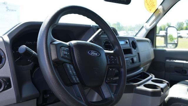 2025 Ford E-Series E-450 SD