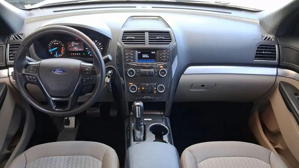 2018 Ford Explorer Base