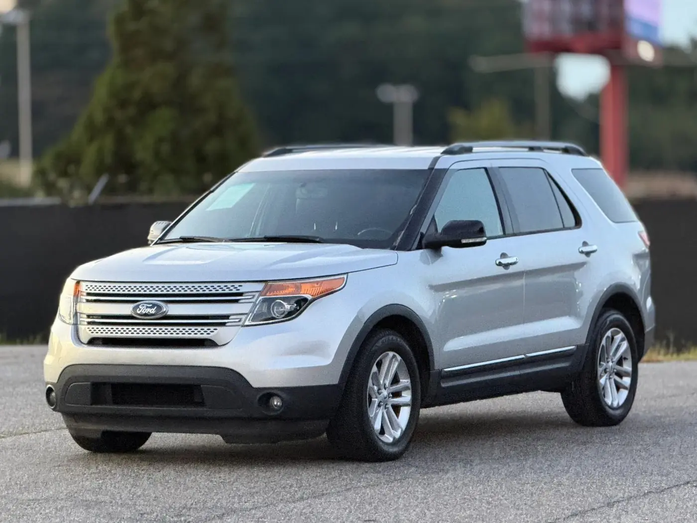 2015 Ford Explorer - $7,950