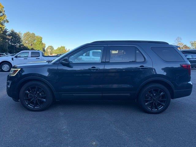 2017 Ford Explorer - $13,936