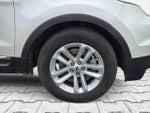 2015 Explorer Thumbnail 3