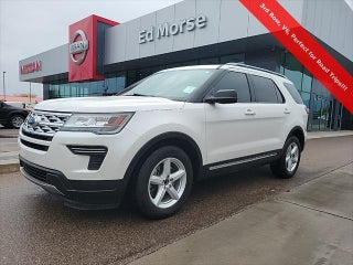 2019 Ford Explorer with White Platinum Metallic Tri-Coat Exterior