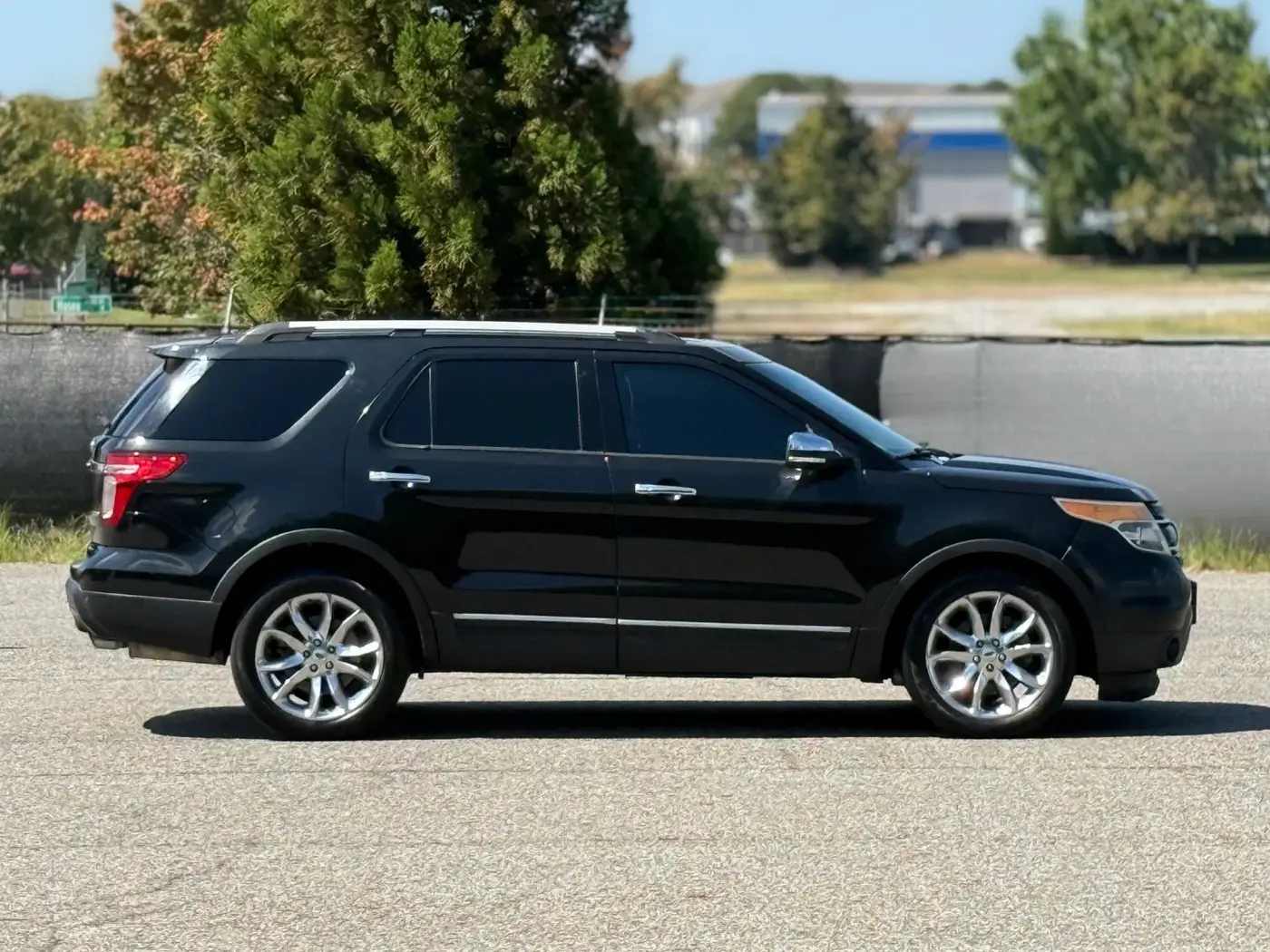 2015 Ford Explorer - $9,950