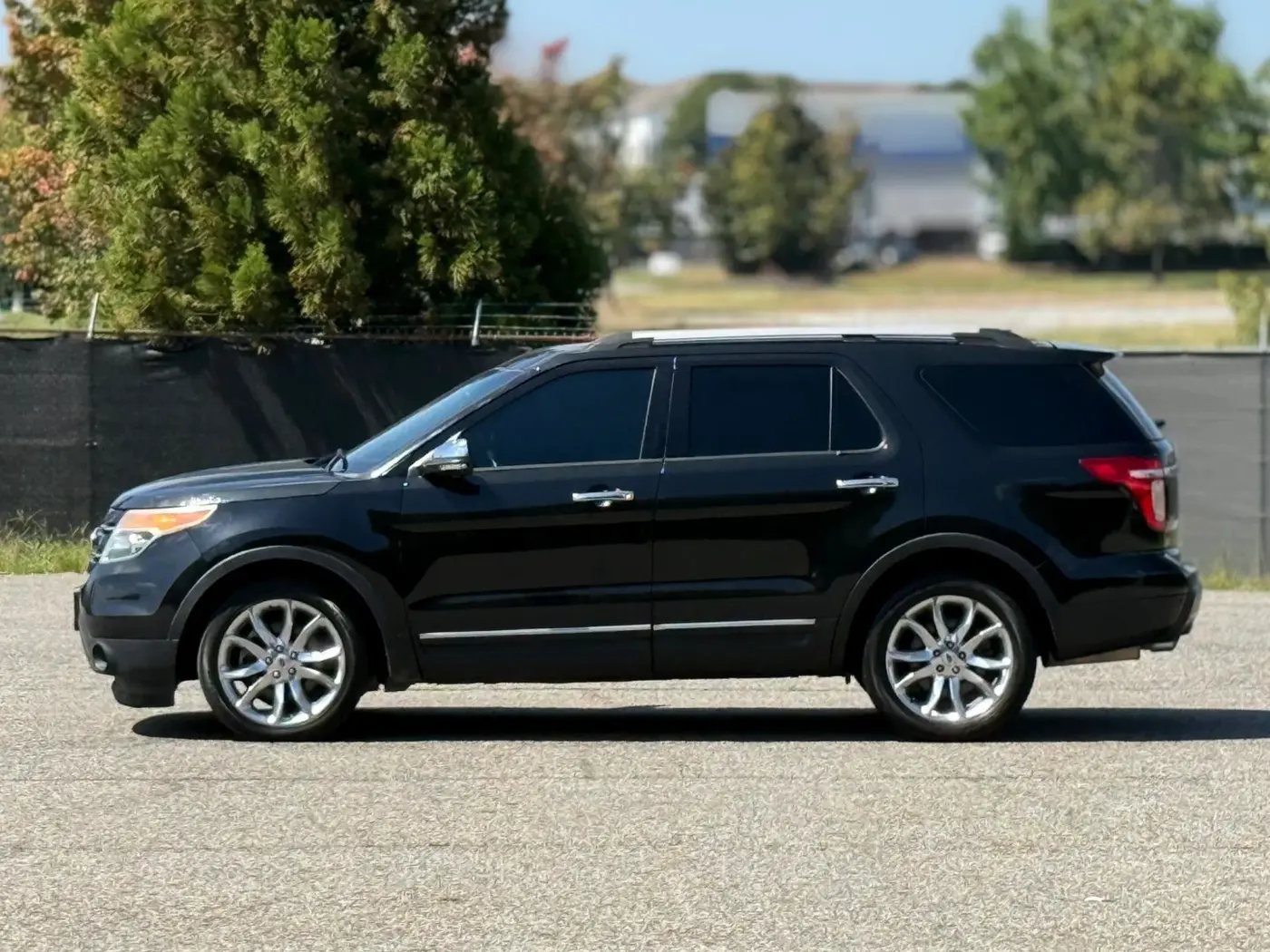 2015 Ford Explorer - $9,950
