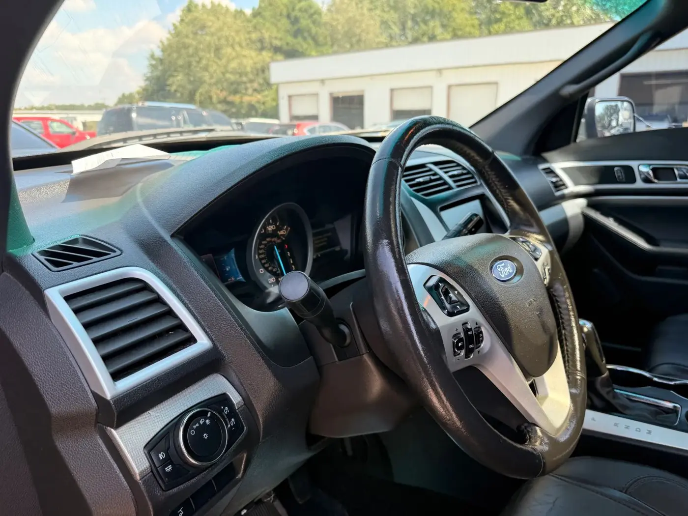 2015 Ford Explorer - $9,950