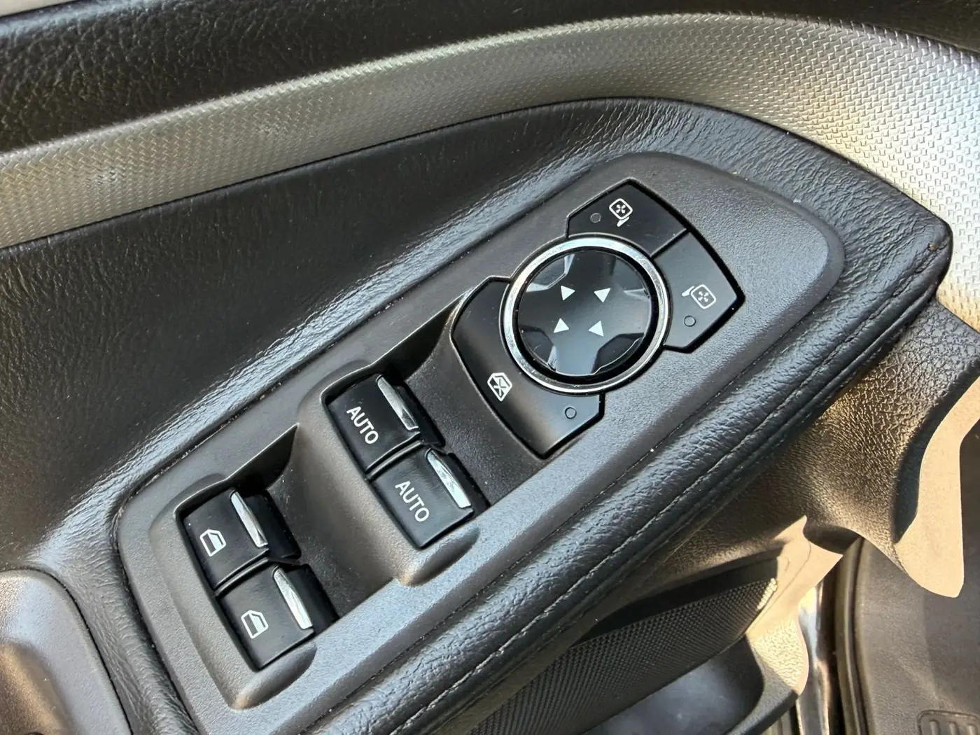 2015 Ford Explorer - $9,950