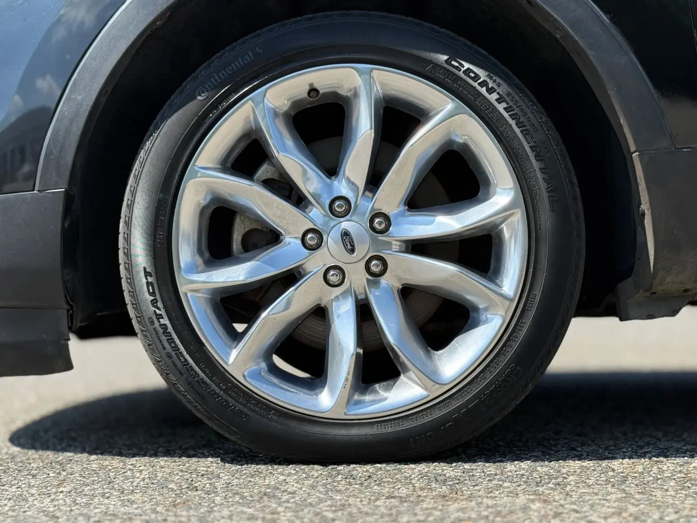 2015 Ford Explorer - $9,950