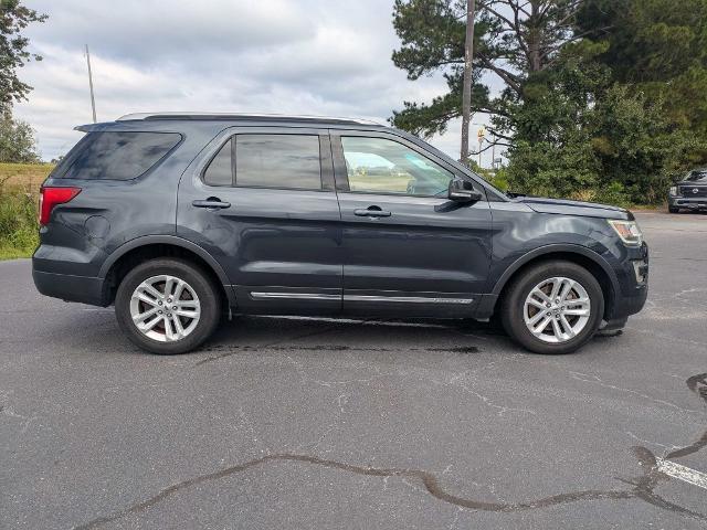 2017 Ford Explorer - $11,988