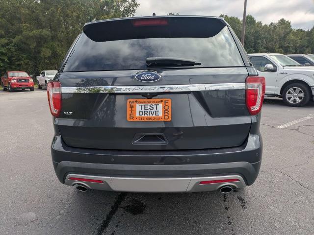 2017 Ford Explorer - $11,988