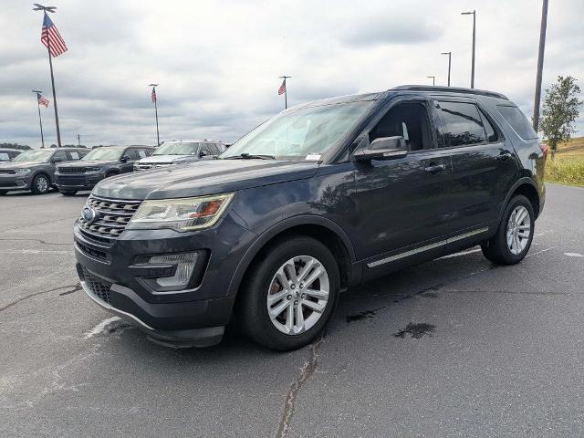2017 Ford Explorer - $11,988