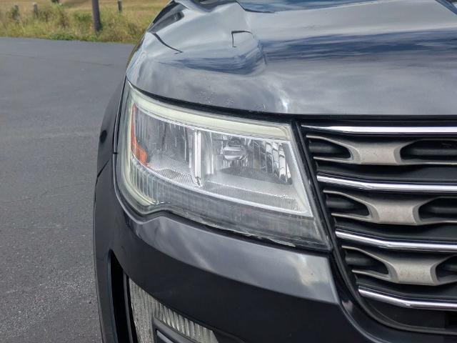 2017 Ford Explorer - $11,988