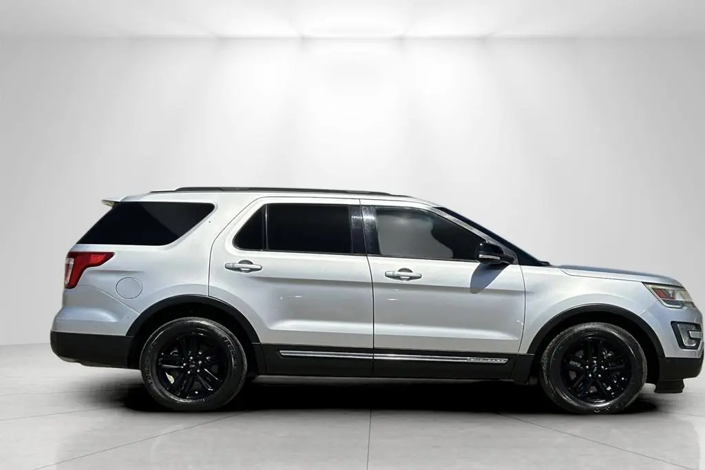 2017 Ford Explorer - $13,994