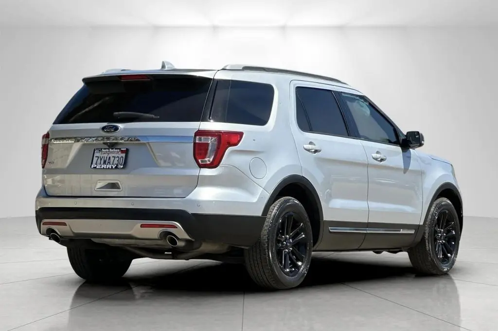 2017 Ford Explorer - $13,994