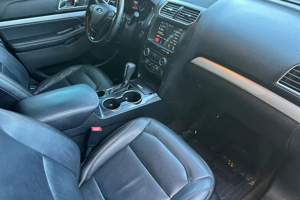 2017 Ford Explorer - $13,994