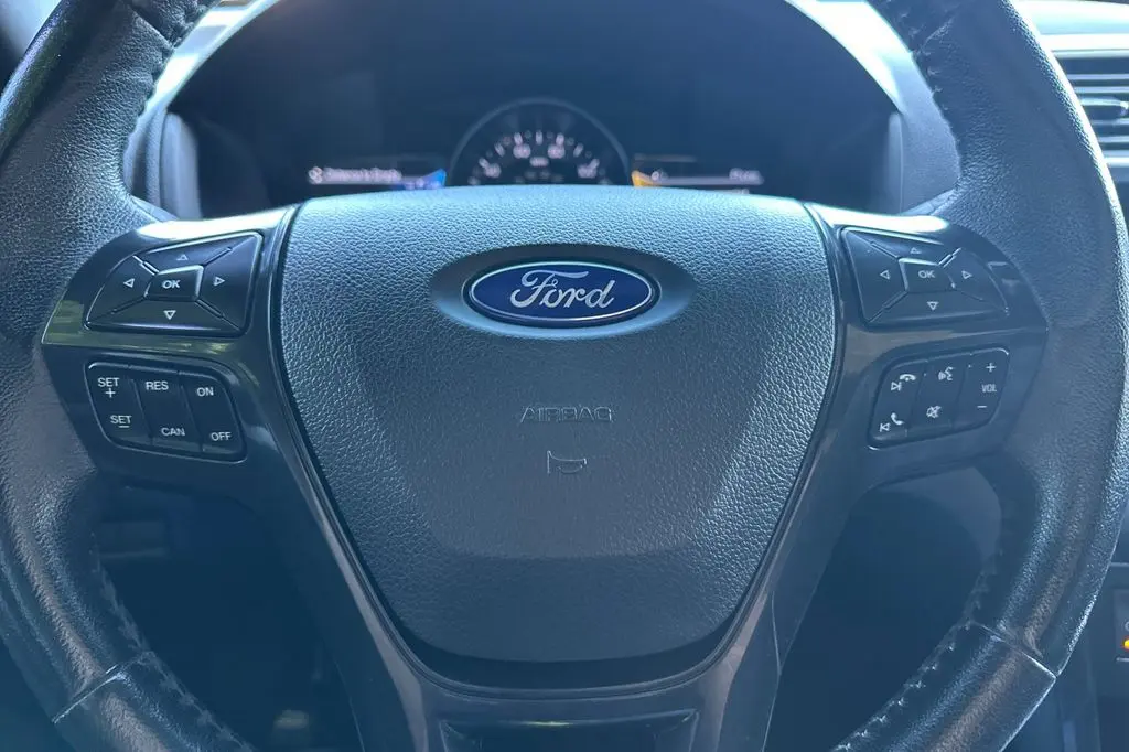 2017 Ford Explorer - $13,994