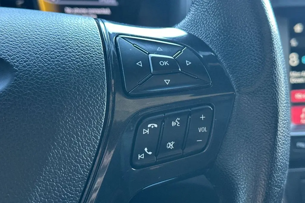 2017 Ford Explorer - $13,994
