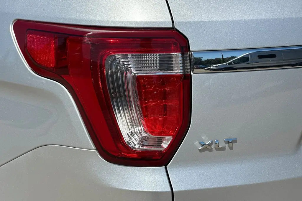 2017 Ford Explorer - $13,994