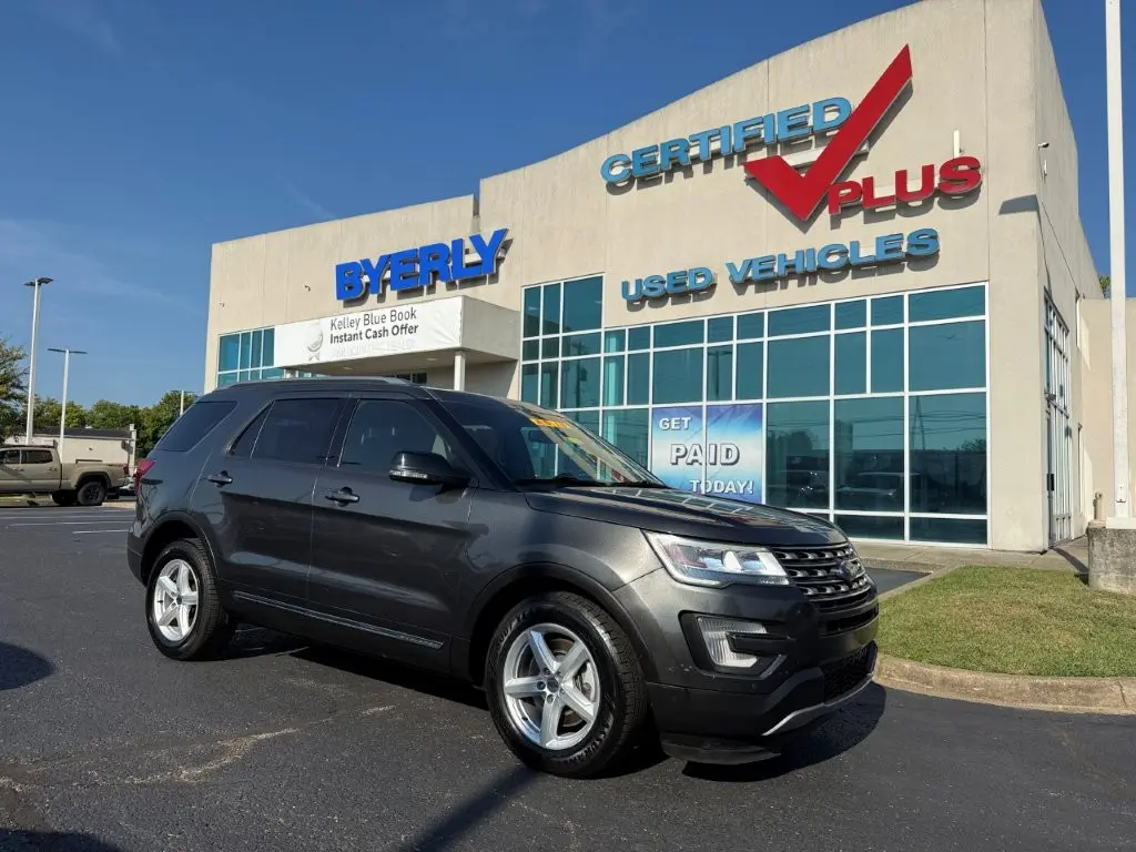 2017 Ford Explorer - $7,999