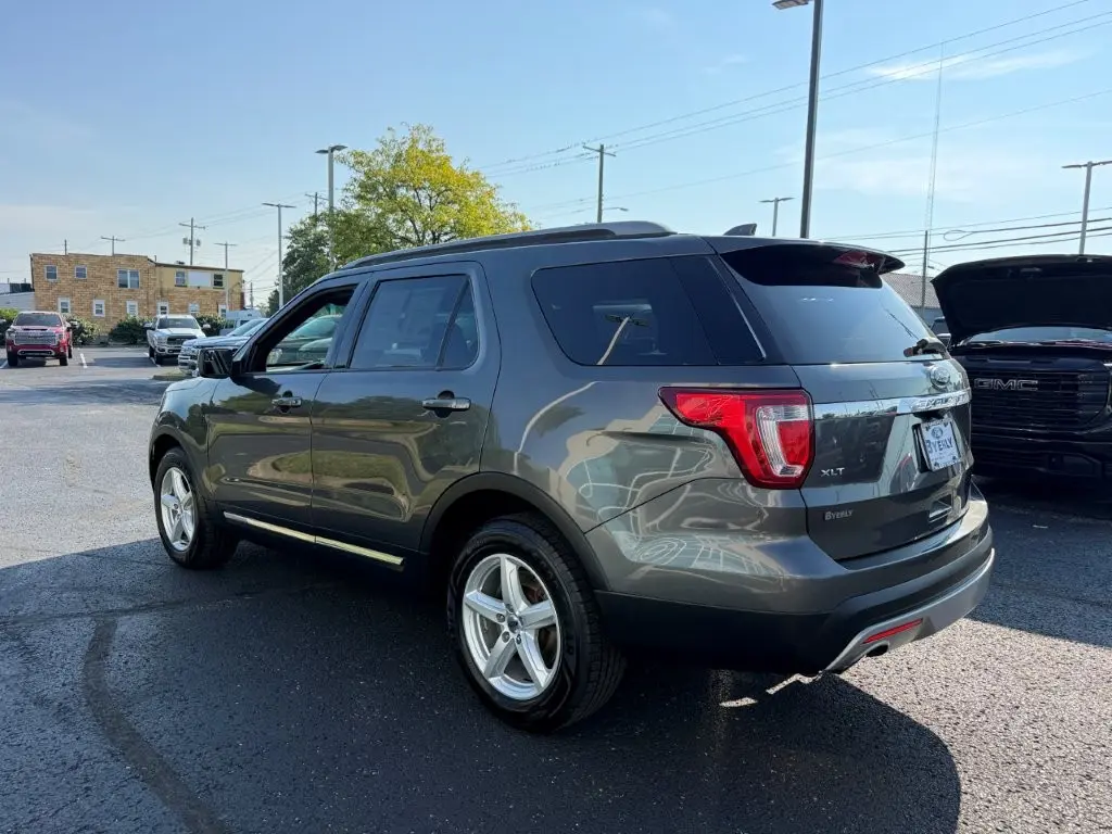 2017 Ford Explorer - $7,999