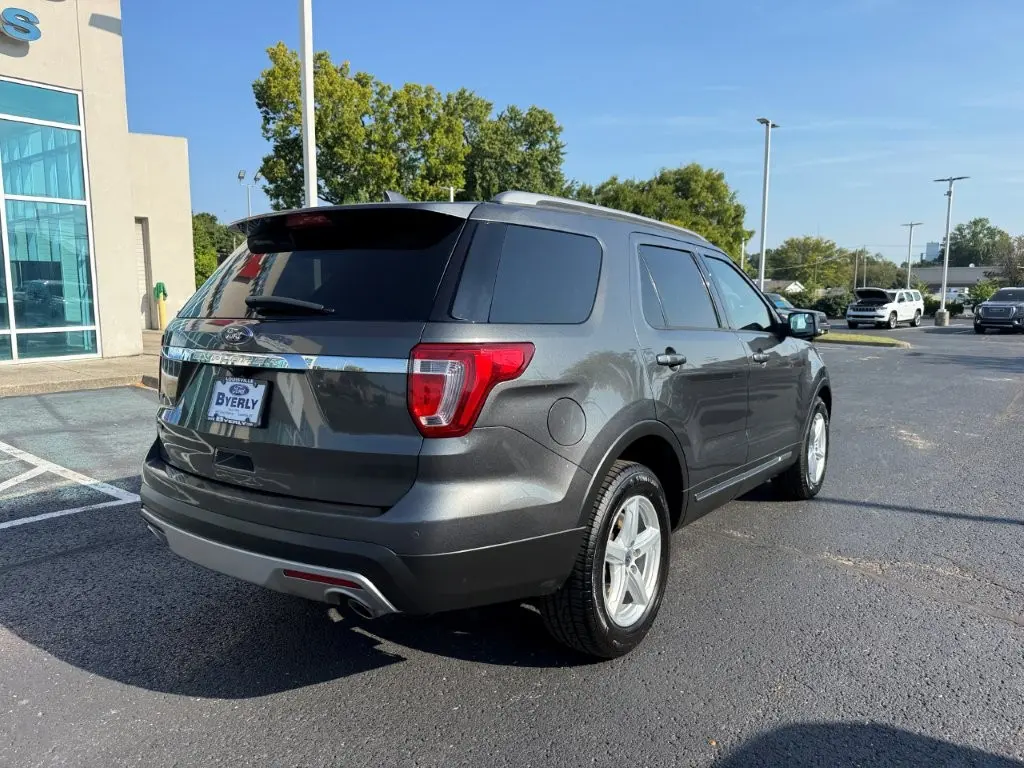 2017 Ford Explorer - $7,999