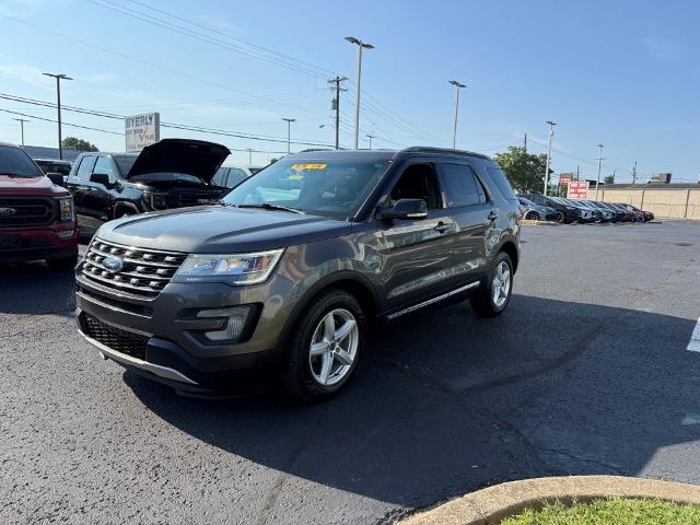 2017 Ford Explorer - $7,999