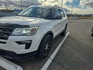 2018 Ford Explorer with White Platinum Exterior