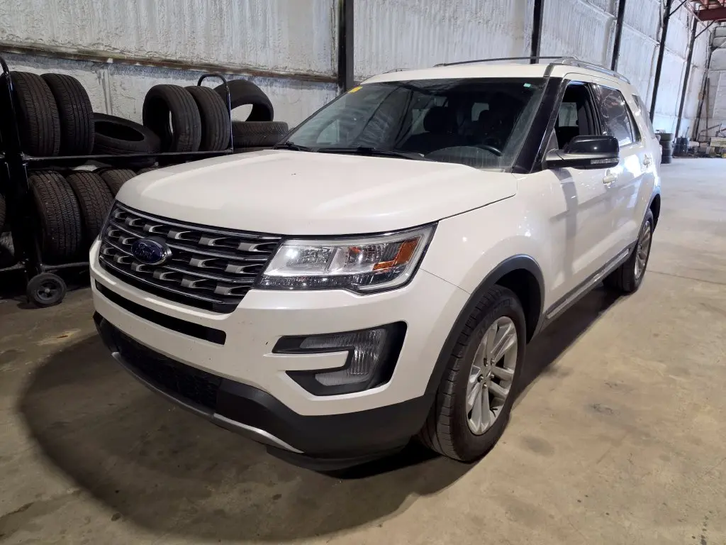 2017 Ford Explorer - $11,222