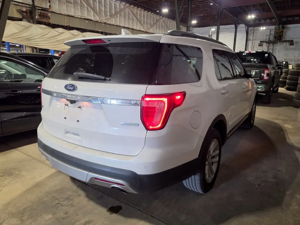 2017 Ford Explorer - $11,222