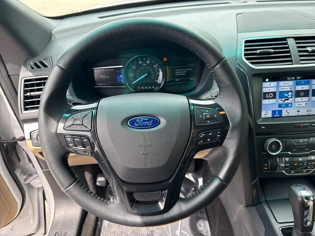 2017 Ford Explorer - $14,900