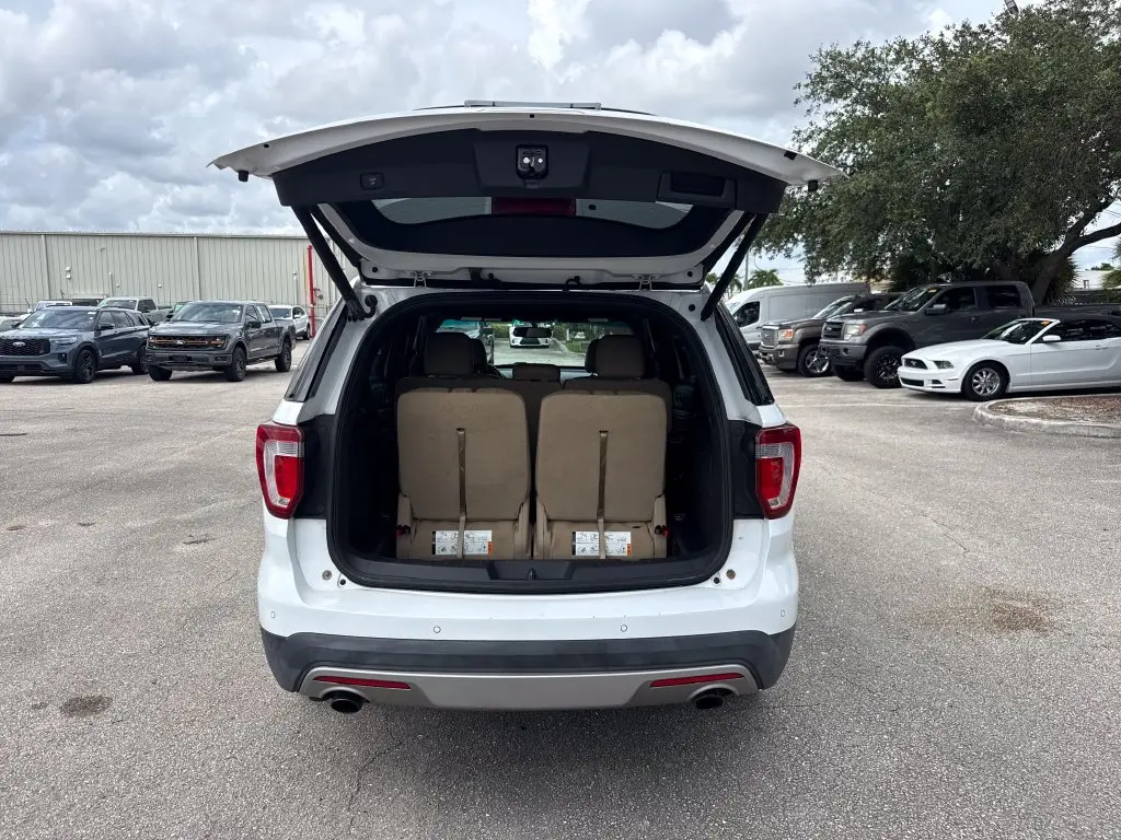 2017 Ford Explorer - $14,900