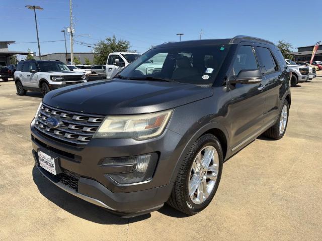 2016 Ford Explorer - $15,880