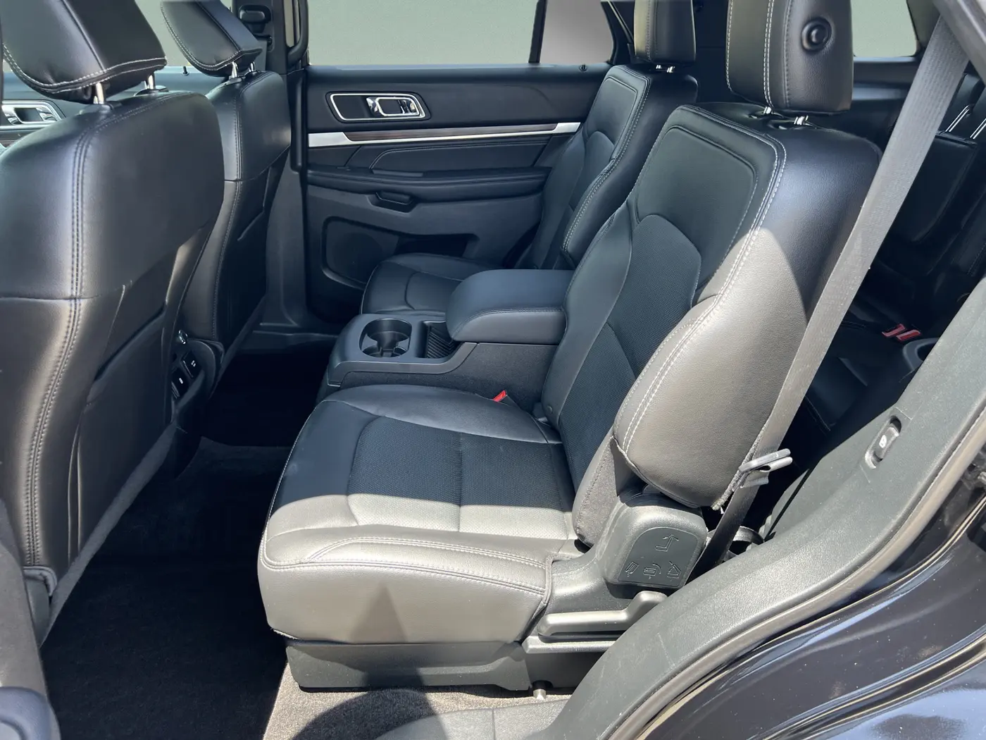 2018 Ford Explorer - $18,999