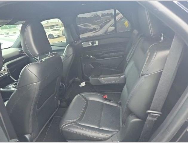 2022 Ford Explorer - $32,995