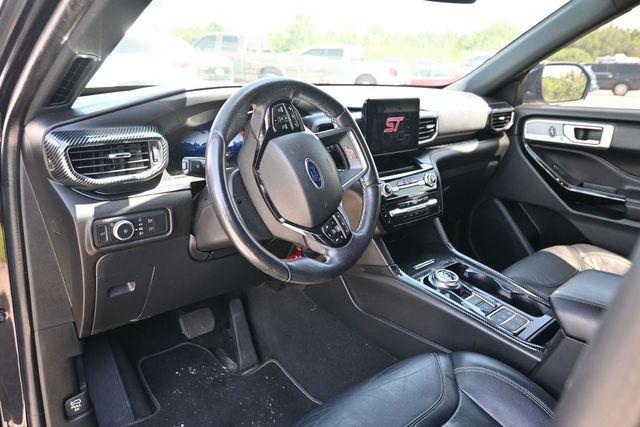 2022 Ford Explorer - $32,995