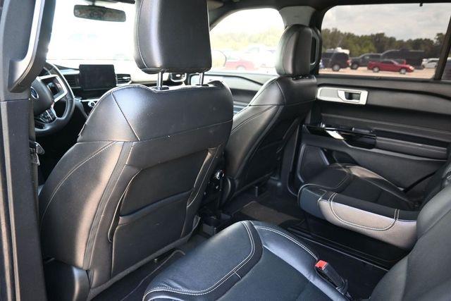 2022 Ford Explorer - $32,995