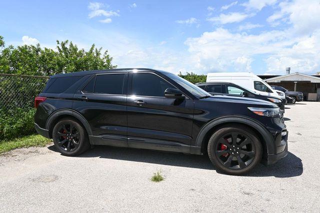 2022 Ford Explorer - $32,995