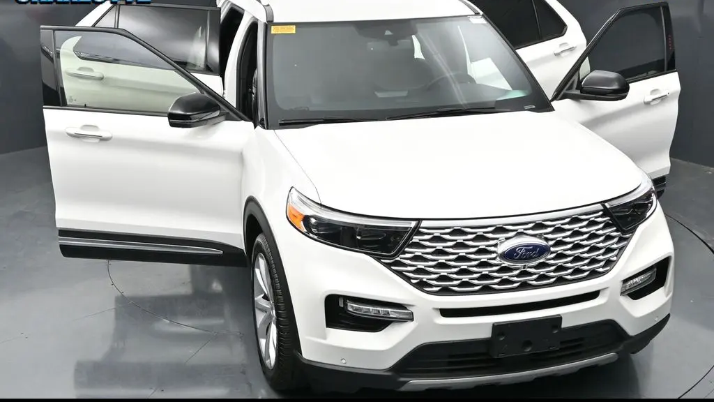2023 Ford Explorer Hybrid Platinum