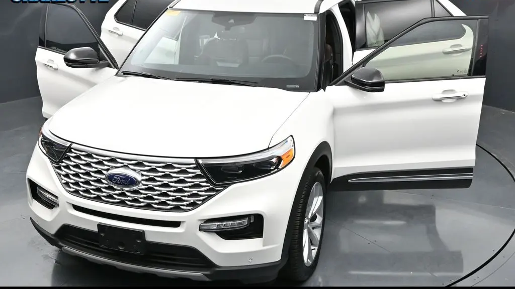 2023 Ford Explorer Hybrid Platinum