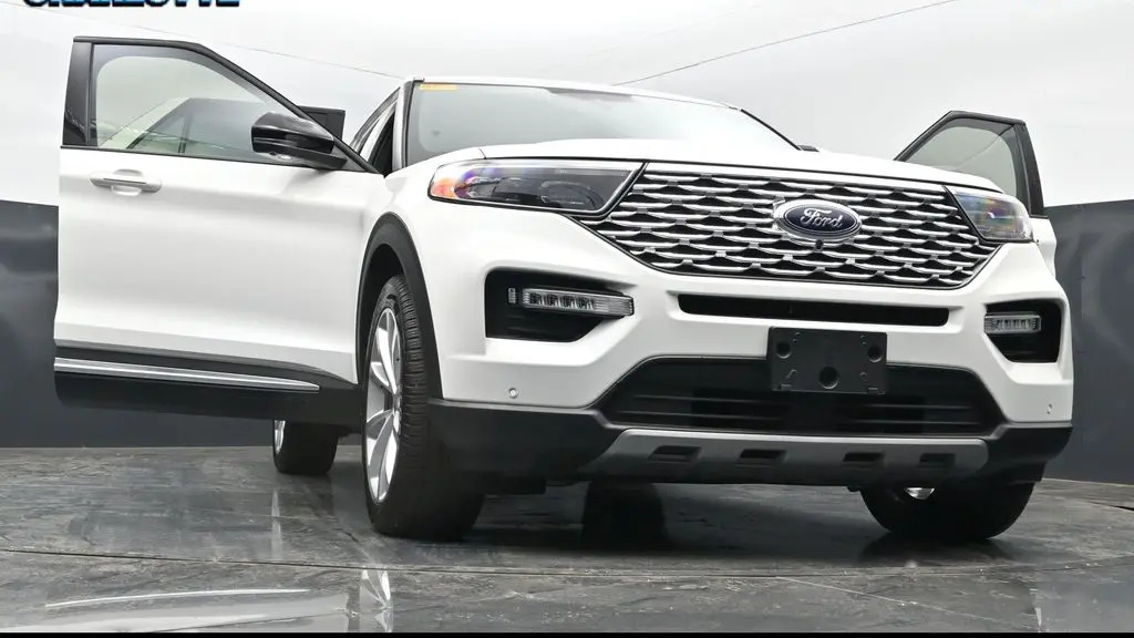 2023 Ford Explorer Hybrid Platinum
