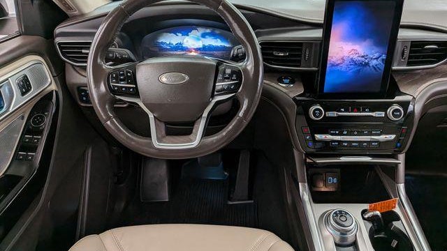 2023 Ford Explorer Hybrid Platinum