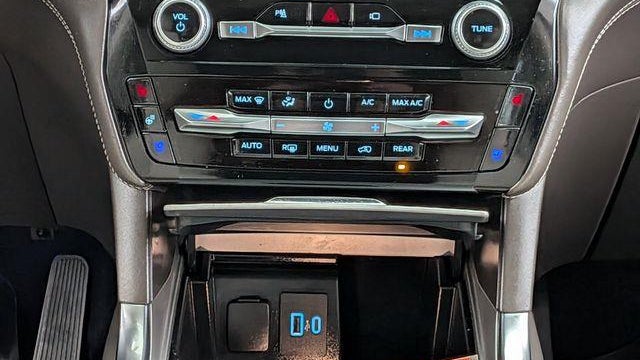 2023 Ford Explorer Hybrid Platinum