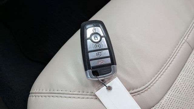 2023 Ford Explorer Hybrid Platinum