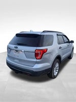 2016 Explorer Thumbnail 4