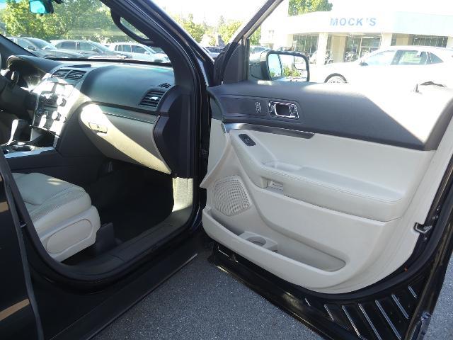 2013 Ford Explorer - $9,990