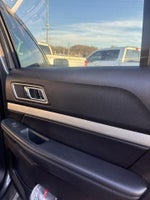 2016 Explorer Thumbnail 32