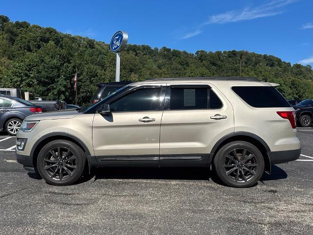 2017 Ford Explorer - $15,887