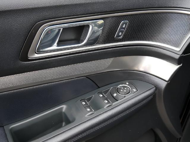 2018 Ford Explorer - $10,345
