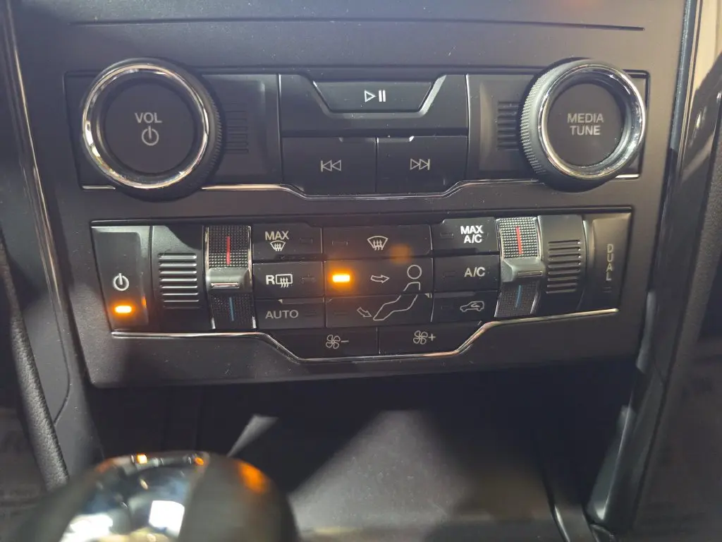 2019 Ford Explorer - $21,395